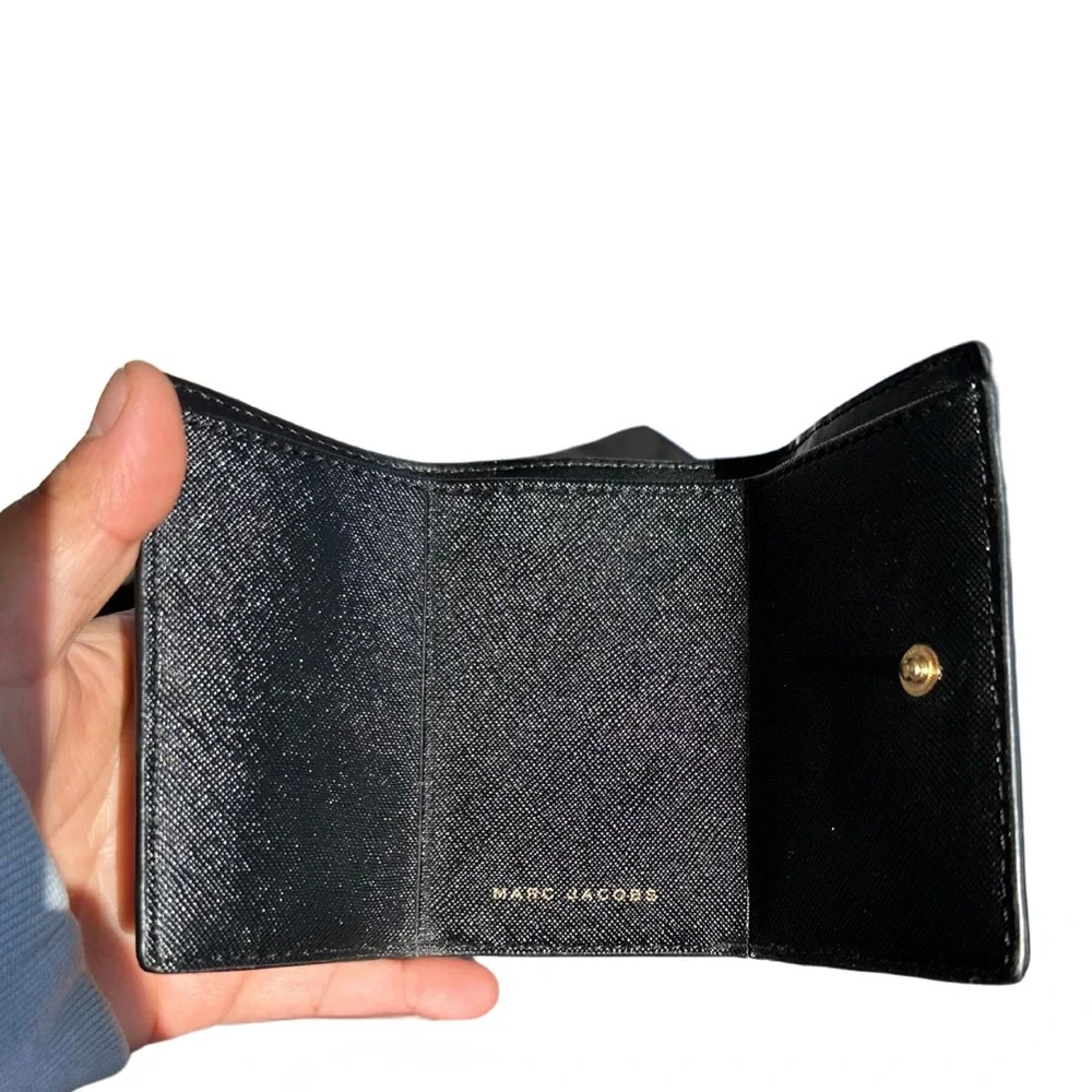 Marc Jacobs trifold wallet - Picture 4 of 5